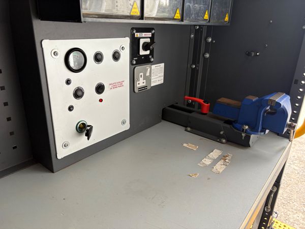 Van shelving 366141754