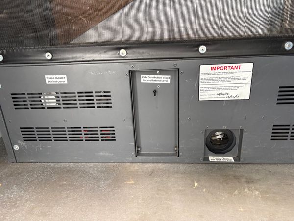 Van shelving 366141760