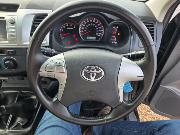 Toyota Hilux 2012 366157636