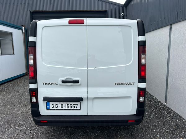 21 Renault Trafic - Manufactures Warranty 366445054