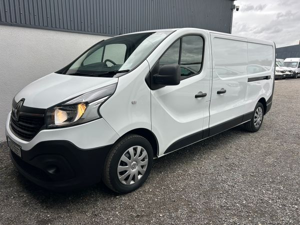 21 Renault Trafic - Manufactures Warranty 366445057