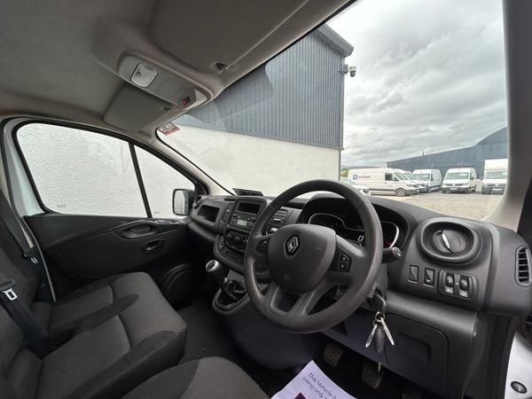 21 Renault Trafic - Manufactures Warranty 366445058