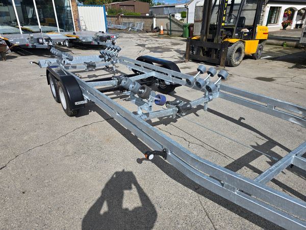 Boat Trailers 366490674