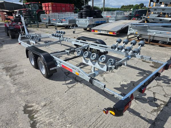 Boat Trailers 366490689