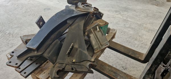 New Holland MX loader brackets 366586184
