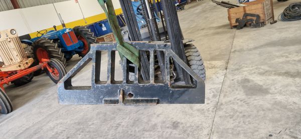 CASE maxxum weight carrier 366596009