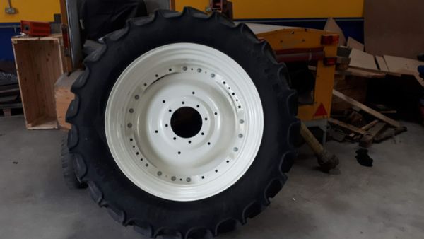 New Holland wheels and tyres 366598246