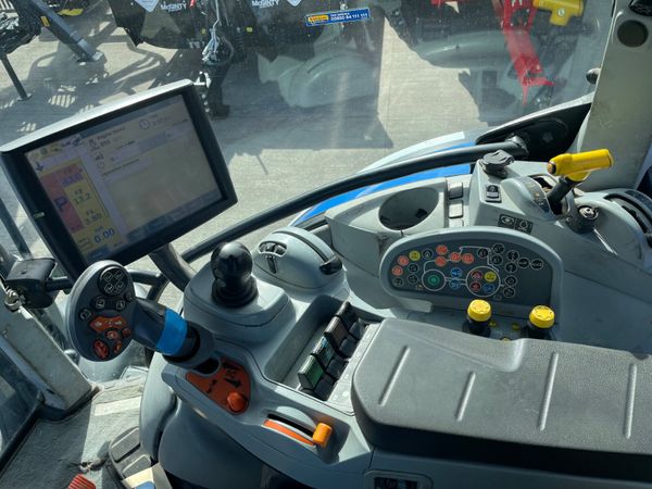 2019 New Holland T7.210 366688013