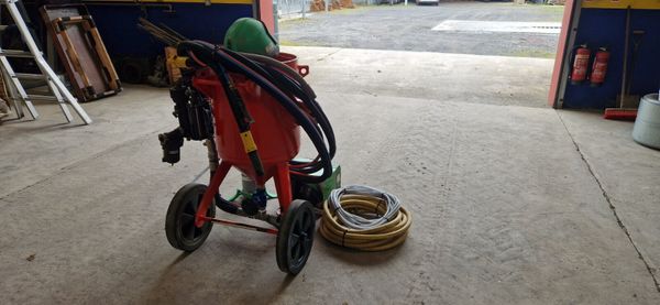 Sand blasting machine 367188798