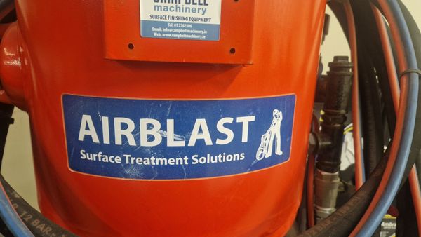 Sand blasting machine 367189140