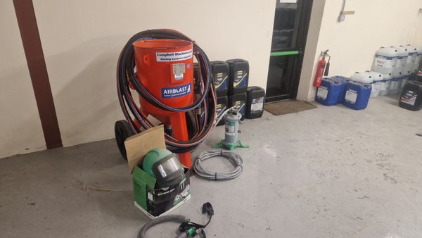 Sand blasting machine 367189118