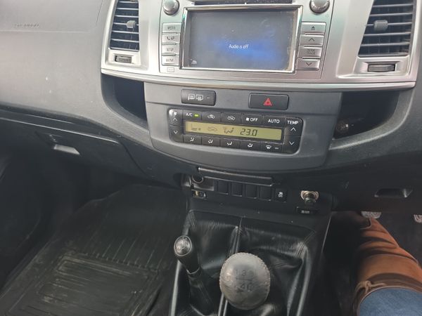Toyota Hilux 3.0 D4D SR5 367114082