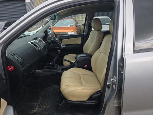 Toyota Hilux 3.0 D4D SR5 367114083