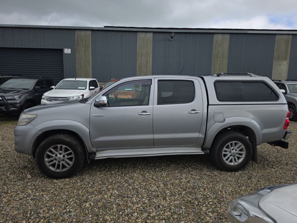 Toyota Hilux 3.0 D4D SR5 367114096