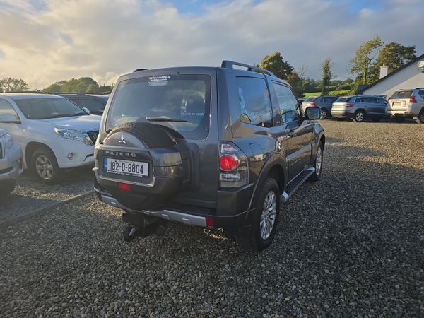 Mitsubishi Pajero 3.2 DiD SWB 367130075