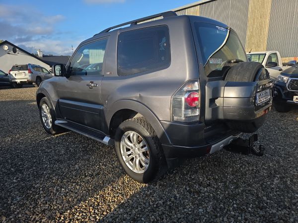 Mitsubishi Pajero 3.2 DiD SWB 367130078