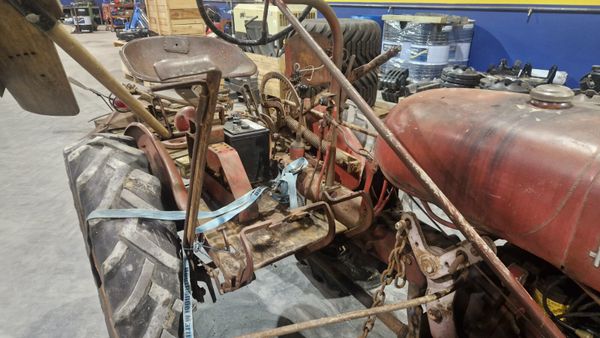 Farmall cub 367286980