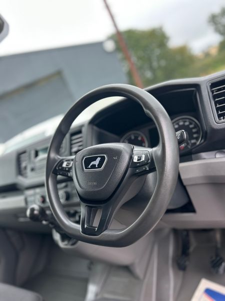 Man Tge Box van with tail lift 367542387