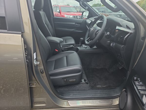 Toyota Hilux 2.8 D4D Invincible X 204Bhp 367599716
