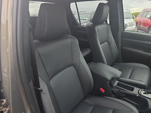 Toyota Hilux 2.8 D4D Invincible X 204Bhp 367599718