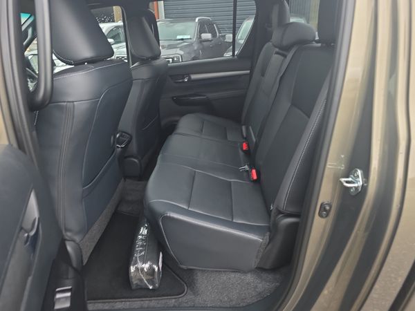 Toyota Hilux 2.8 D4D Invincible X 204Bhp 367599722