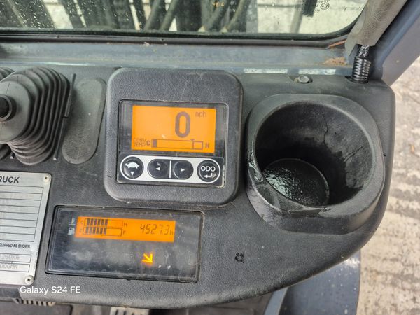 Toyota forklift 368125851