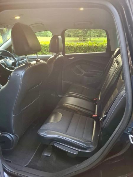 Ford Kuga Crew Cab 2016 DOE 9/26 368397759