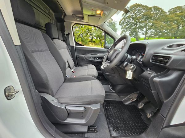 Citroen Berlingo 2021 368497550
