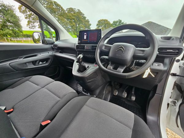 Citroen Berlingo 2021 368497554