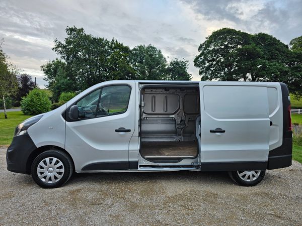 Opel Vivaro 2019 368534959
