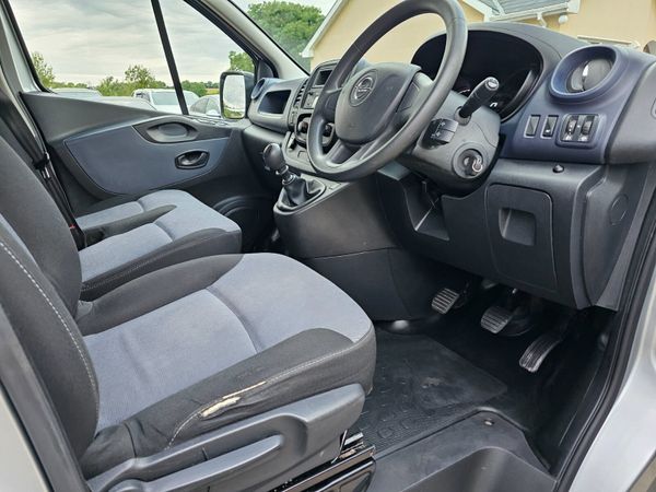 Opel Vivaro 2019 368534972