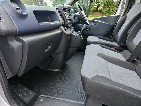 Opel Vivaro 2019 368534978
