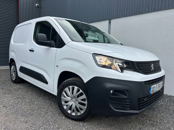 2022 Peugeot Partner 'Professional 369180660