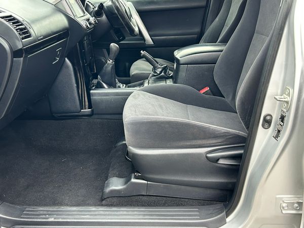 2016 Toyota Landcruiser LWB Manual 369132410