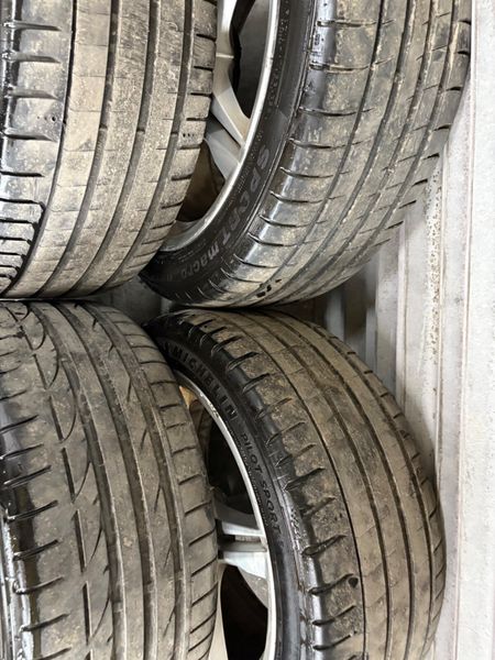 Audi A4 S-Line Alloys 18” 369378086