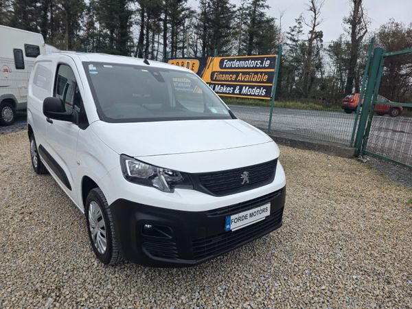 Peugeot Partner 2022 369771031