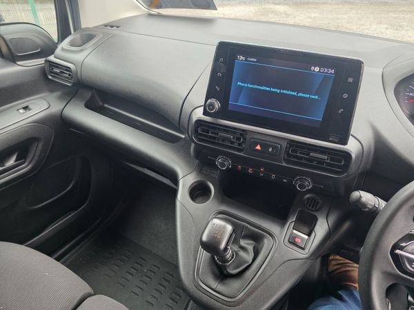 Peugeot Partner 2022 369771155