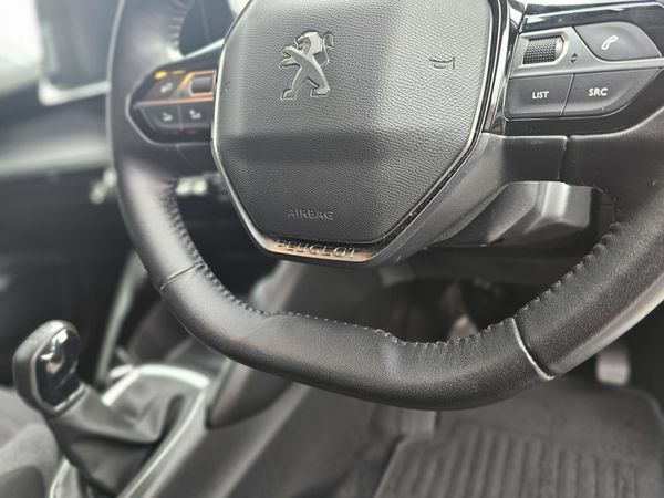 PEUGEOT 208 // 1.2 PETROL COMMERCIAL // PLUS VAT 369703956