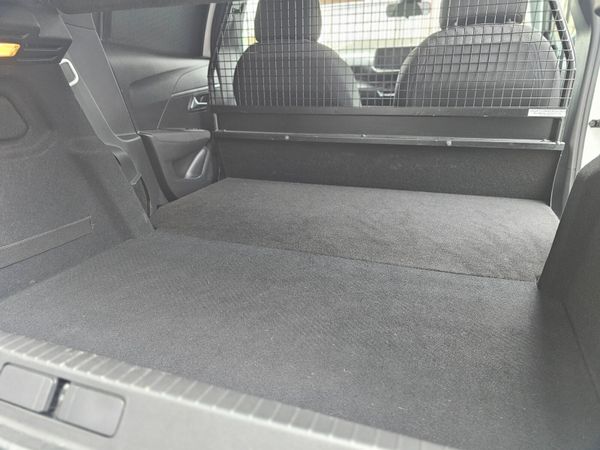 PEUGEOT 208 // 1.2 PETROL COMMERCIAL // PLUS VAT 369703968