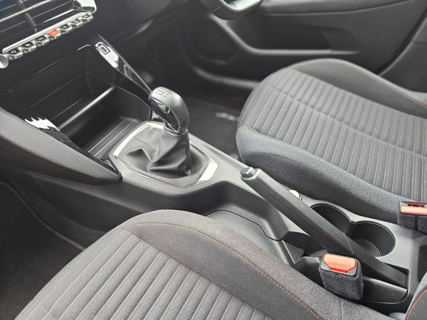 PEUGEOT 208 // 1.2 PETROL COMMERCIAL // PLUS VAT 369703970