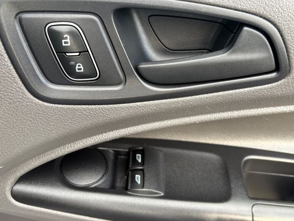 Ford Transit 369810346