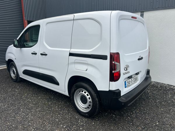 2024 Toyota Pro Ace City - 5000kms!! 370440205