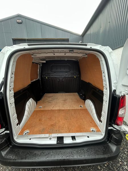 2024 Toyota Pro Ace City - 5000kms!! 370440208