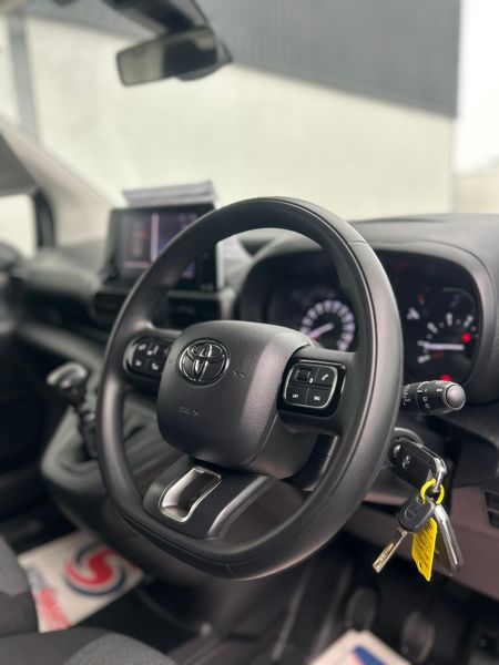 2024 Toyota Pro Ace City - 5000kms!! 370440211