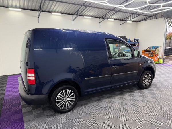 2017 VOLKSWAGEN CADDY 2.0 - DAY VAN & BED 370446975