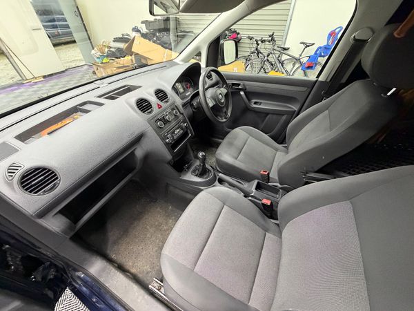 2017 VOLKSWAGEN CADDY 2.0 - DAY VAN & BED 370446989