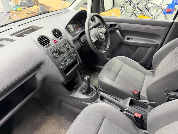 2017 VOLKSWAGEN CADDY 2.0 - DAY VAN & BED 370446992