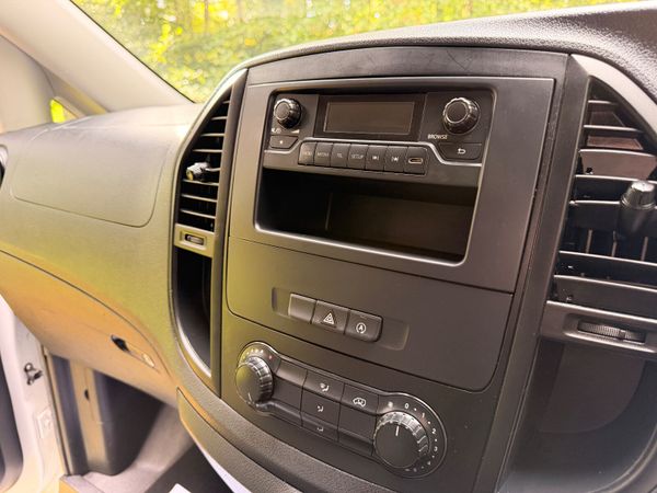 Mercedes-Benz Vito 2021 370574527