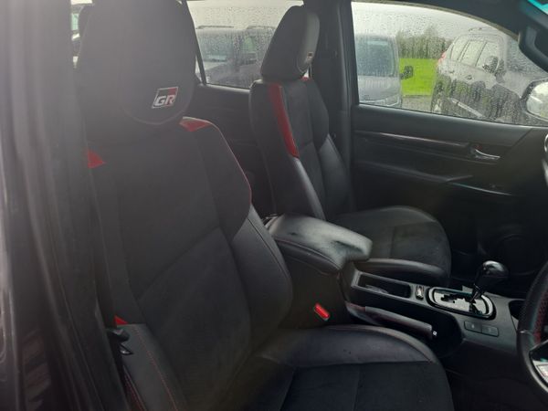 Toyota Hilux 2.8 D4D GR Sport 370609649