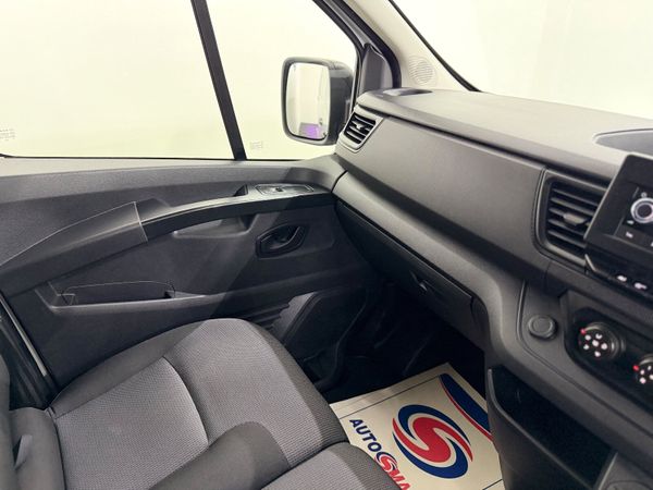 2022 (222) RENAULT TRAFIC LWB 9 SEATER 2.0 150BHP 370772537